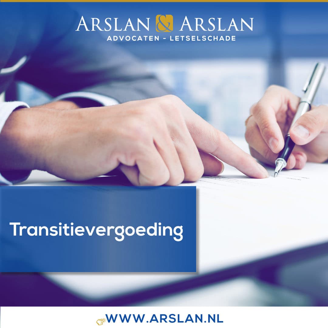 Close up van een document die wordt ondertekend